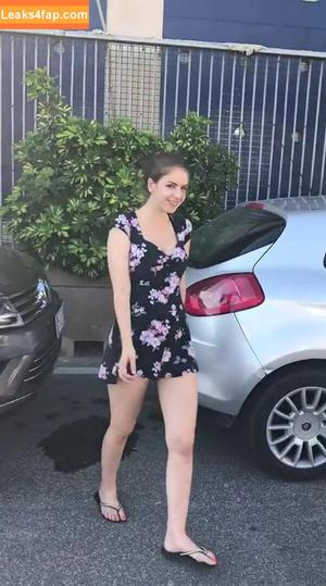 Stella Cox photo #0435