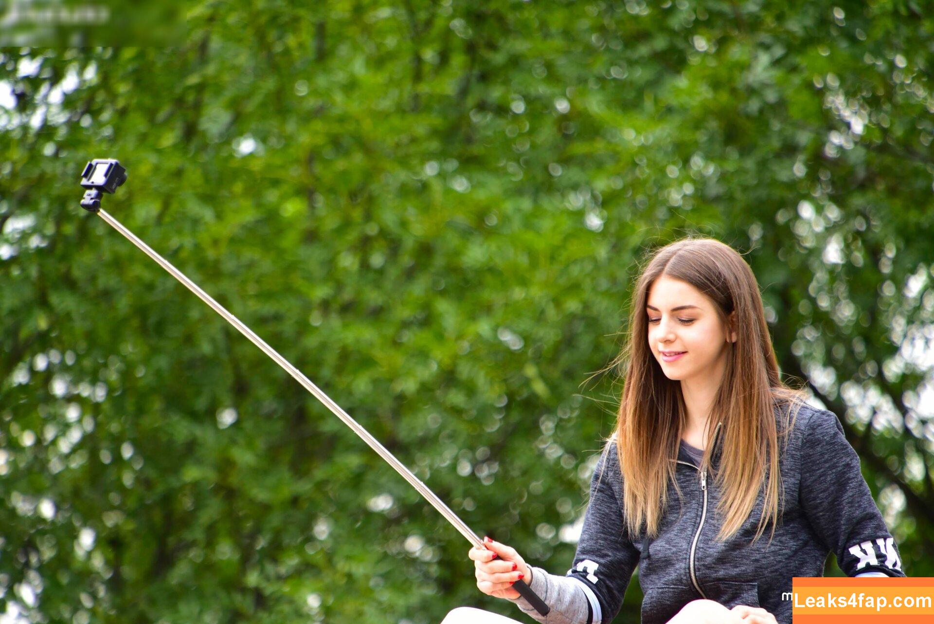 Stella Cox / Frolicme / Home Love / stella_cox / stella_h_cox / thestellacox leaked photo photo #1028