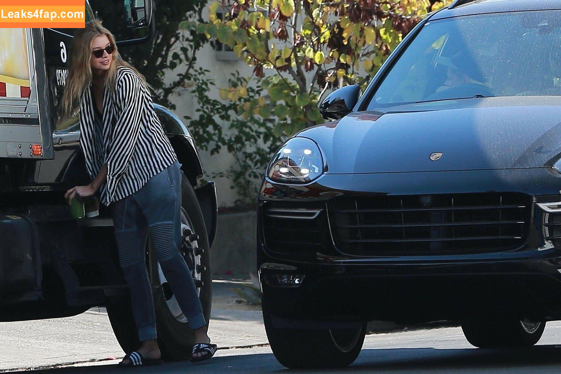 Stella Maxwell / stellamaxwell слитое фото фото #0197