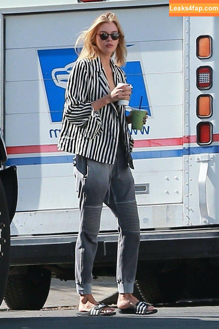 Stella Maxwell / stellamaxwell слитое фото фото #0198