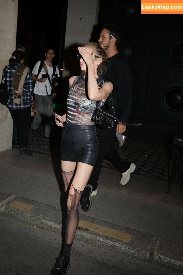 Stella Maxwell / stellamaxwell слитое фото фото #0215