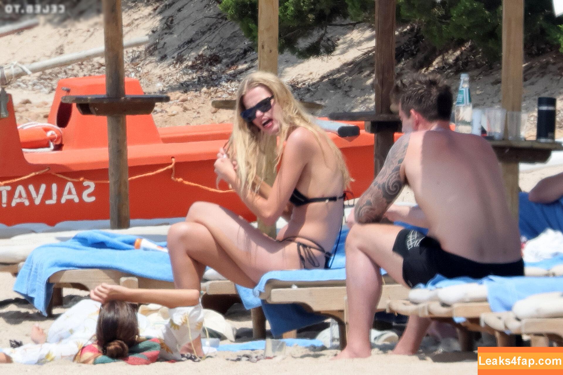 Stella Maxwell / stellamaxwell слитое фото фото #0667