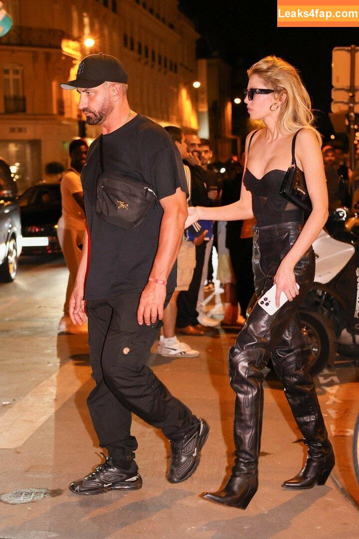 Stella Maxwell / stellamaxwell слитое фото фото #0836