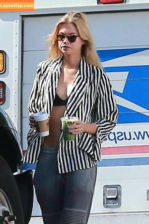 Stella Maxwell фото #0202