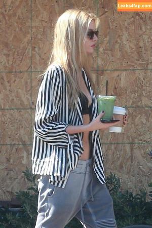 Stella Maxwell фото #0204