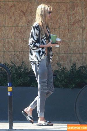 Stella Maxwell фото #0205