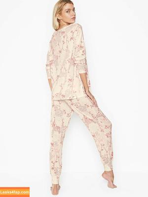 Stella Maxwell фото #0388