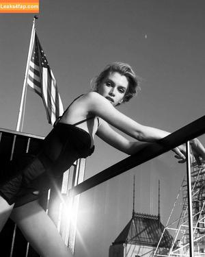 Stella Maxwell фото #0397