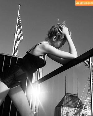 Stella Maxwell фото #0398