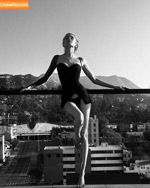 Stella Maxwell фото #0403