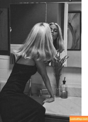 Stella Maxwell фото #0590