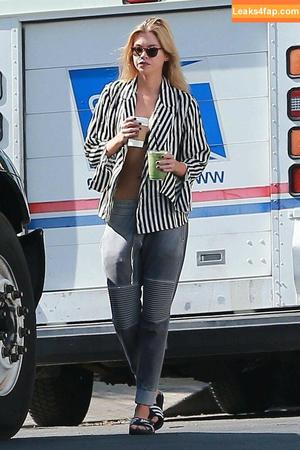 Stella Maxwell фото #0792