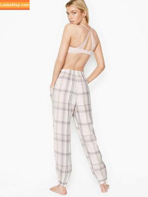 Stella Maxwell фото #0972