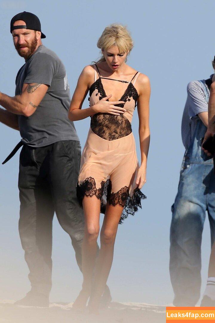 Stella Maxwell / stellamaxwell leaked photo photo #2106