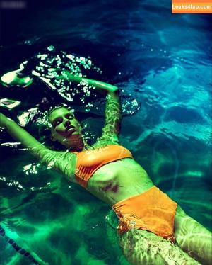Stella Maxwell photo #2157