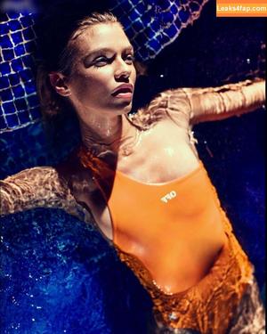 Stella Maxwell photo #2158