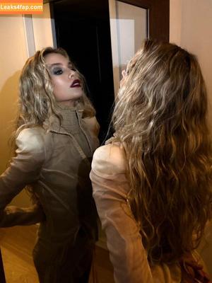 Stella Maxwell фото #2221