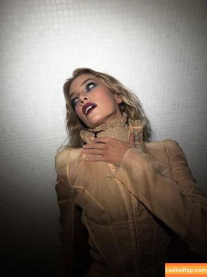 Stella Maxwell фото #2222