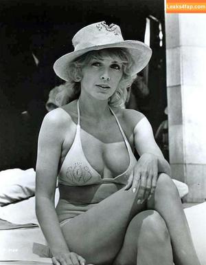 Stella Stevens photo #0022