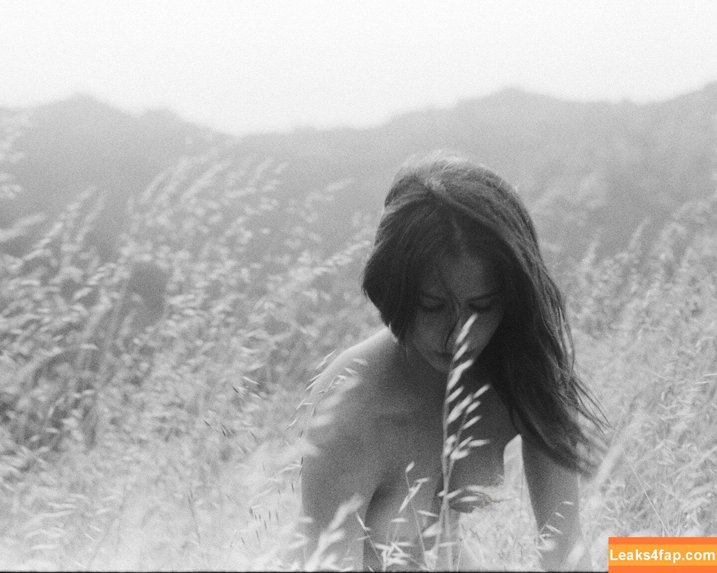 Steph Mandich / shopmononoke / stephmandich leaked photo photo #0549