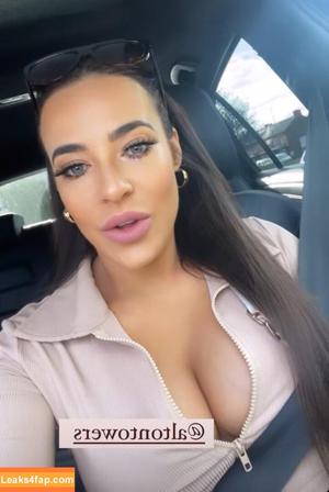 Stephanie Davis фото #0007