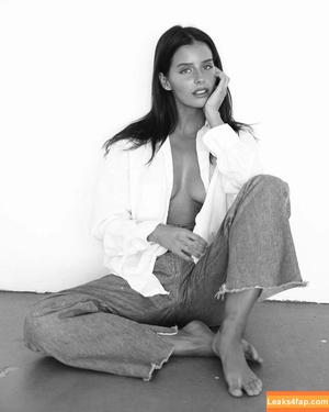 Stephanie Mandich photo #0253