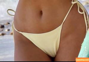 Stephanie Mandich photo #0342