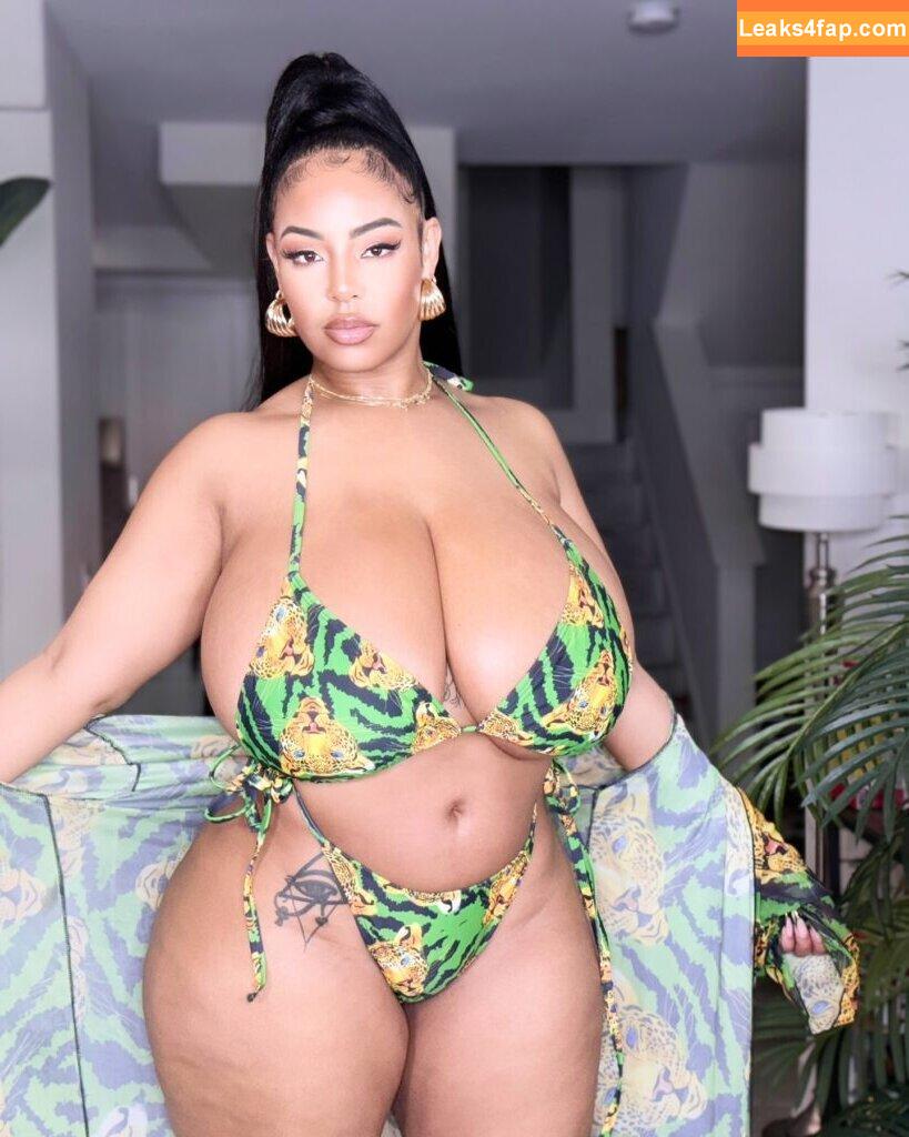 Stephanie Nelson /  leaked photo photo #0001