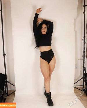 Stephanie Vaquer photo #0135