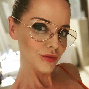 Stephanie Waring photo #0002