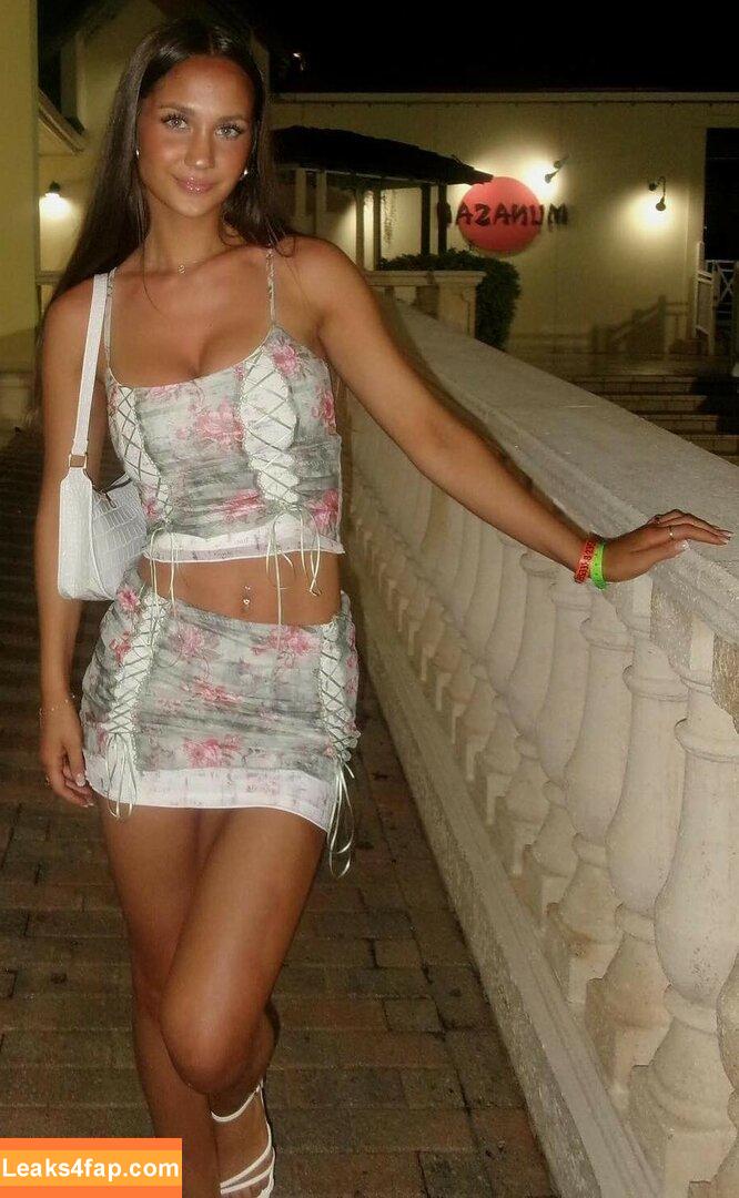Stephanie Zustovich / stephaniezustovich leaked photo photo #0020