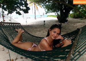 Stephanie Zustovich photo #0001