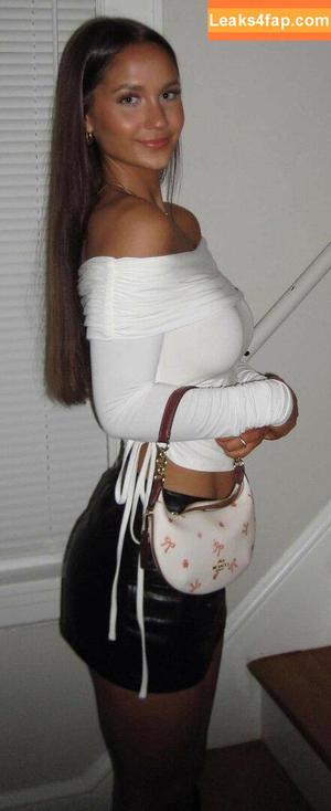 Stephanie Zustovich photo #0006