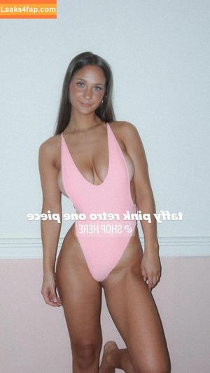 Stephanie Zustovich photo #0225