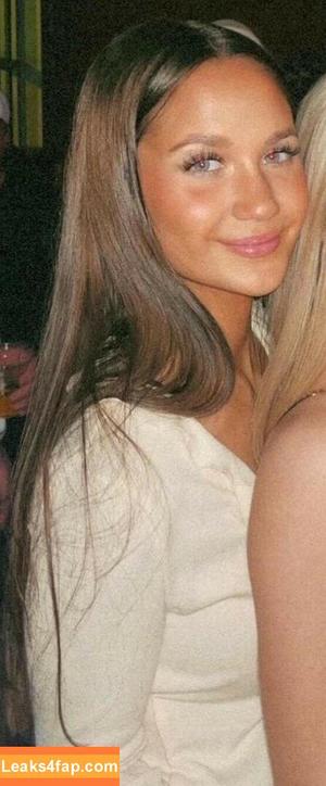 Stephanie Zustovich photo #0321