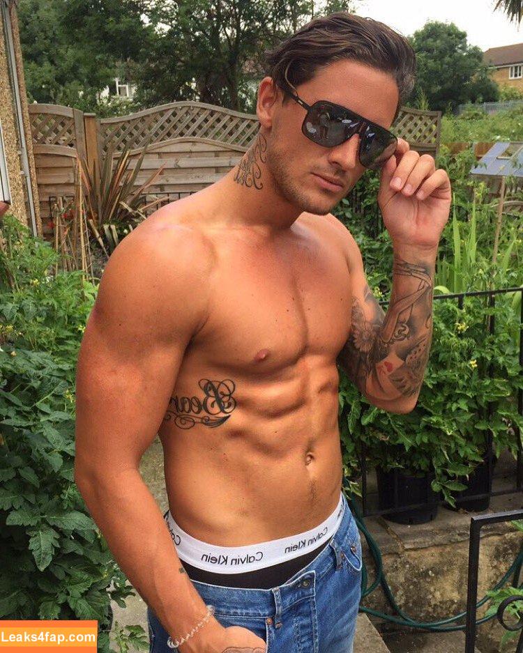 Stephen Bear /  слитое фото фото #0013