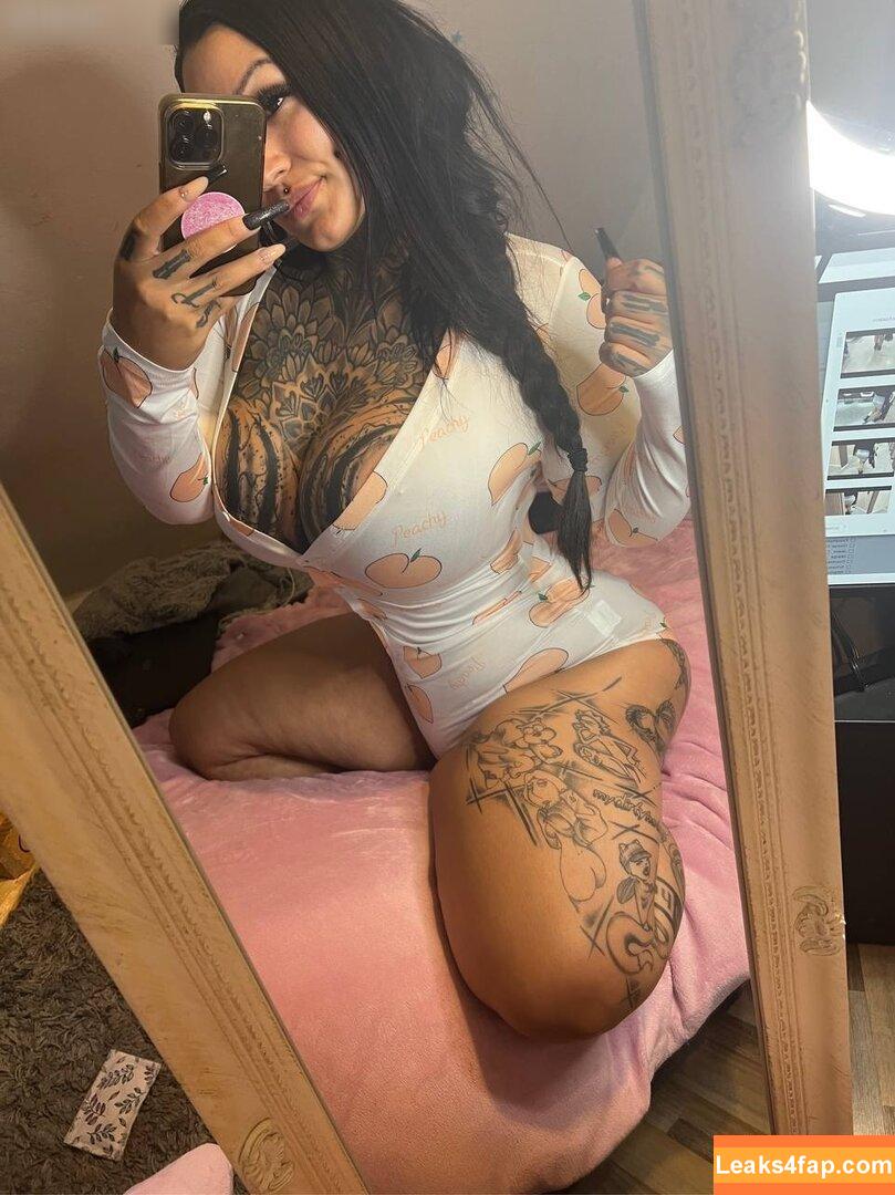Stifflersmom / officialstifflersmom / stifflersmomofficial leaked photo photo #0007