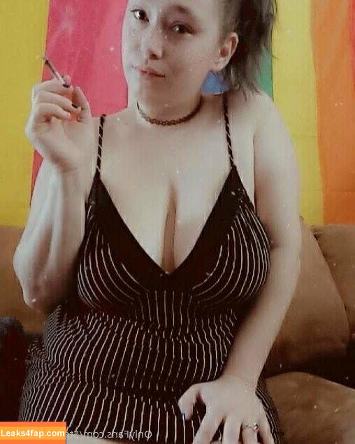 stonermermaid420 /  leaked photo photo #0001