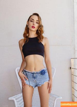 Straplez photo #0490