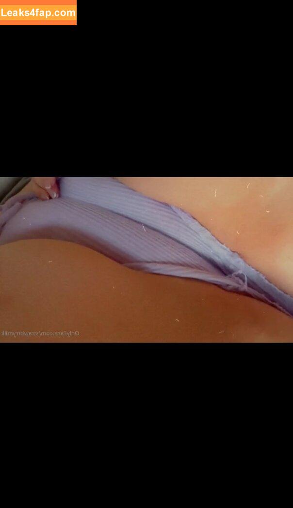 Strawbrrymilk / itsohwellnoelle / strawbrryymilk leaked photo photo #0019