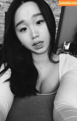 Sua Lee photo #0001