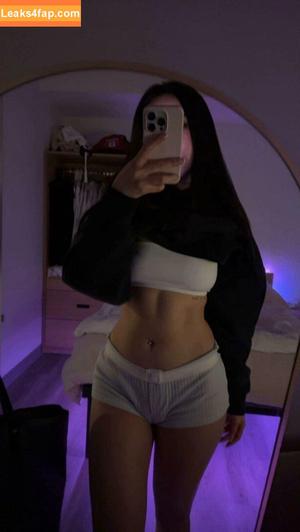 Sua Lee photo #0017