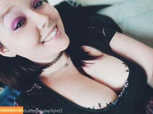 subtlysweet97 photo #0004
