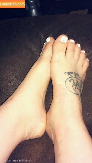 succmyfckintoes photo #0052