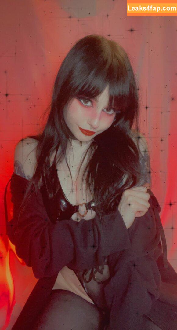 succubaby666 / xunniexoo leaked photo photo #0002