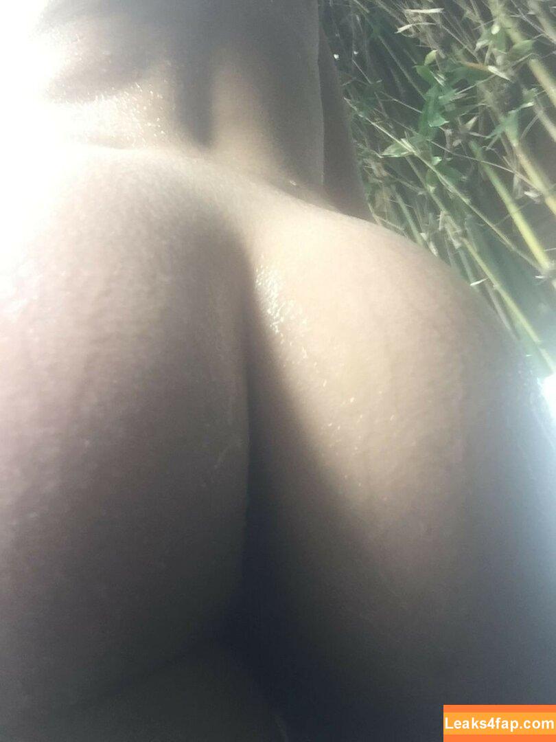 Suki Waterhouse / sukiwaterhouse слитое фото фото #0027