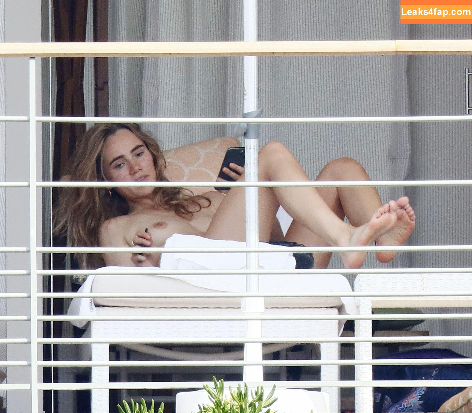 Suki Waterhouse / sukiwaterhouse слитое фото фото #0047