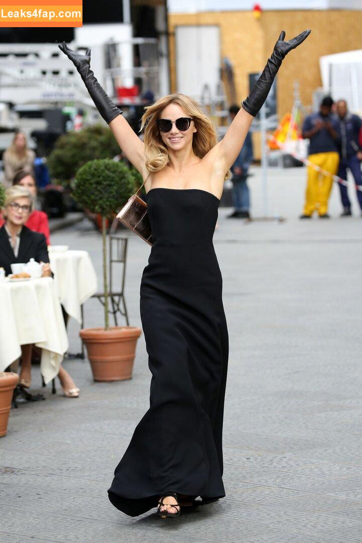 Suki Waterhouse / sukiwaterhouse слитое фото фото #0095