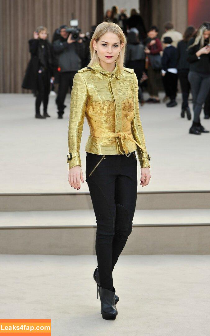 Suki Waterhouse / sukiwaterhouse слитое фото фото #0110