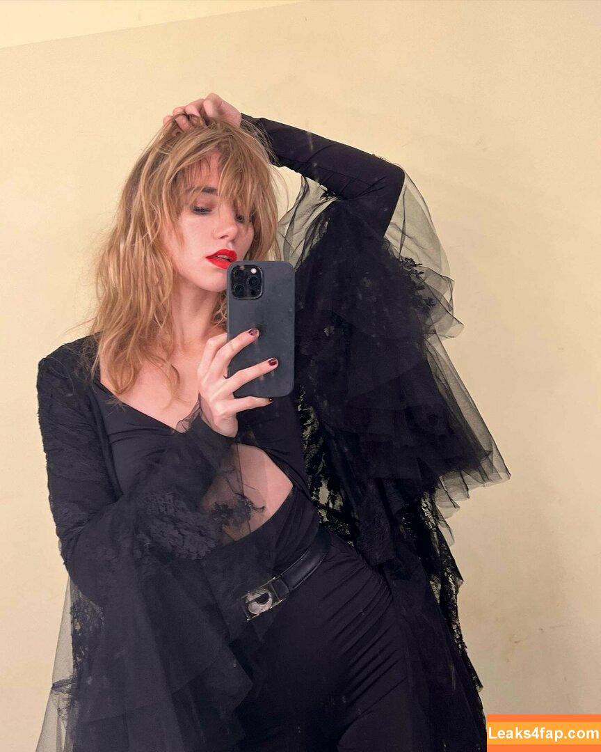 Suki Waterhouse / sukiwaterhouse слитое фото фото #0127